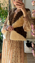 Load image into Gallery viewer, PATCHWORK SHEEPSKIN VEST
