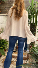 Load image into Gallery viewer, DAISY SHIRT
