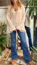 Load image into Gallery viewer, DAISY SHIRT
