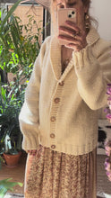 Load and play video in Gallery viewer, CREMY WOOL CARDIGAN
